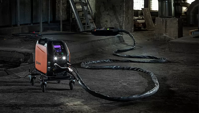 Vergroot het bereik van uw laspistool met de compacte tussenaanvoerunit SuperSnake GTX.