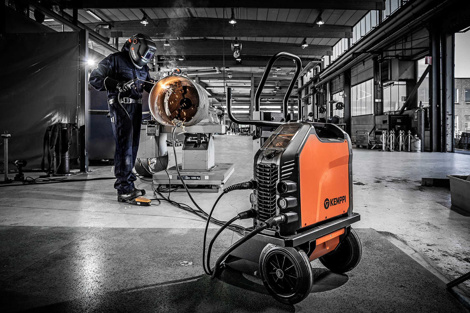 The new master of MMA welding, Master 315 guarantees optimal welding performance and fast parameter setting.